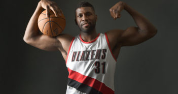 Festus Ezeli Is The Most Awkward Thing At A Portland Trail Blazers Game