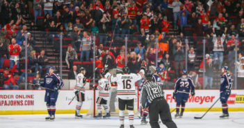 Portland Winterhawks Blank Tips, Split With Americans