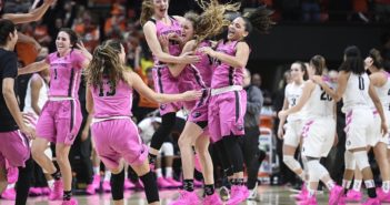 Oregon Ducks And Oregon State Beavers Continue Dominating Women’s Basketball